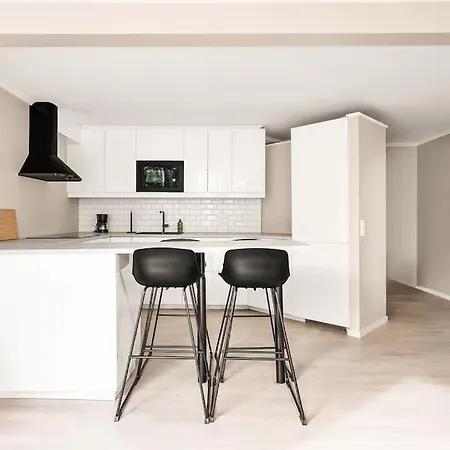 Newly Renovated Apartement! *