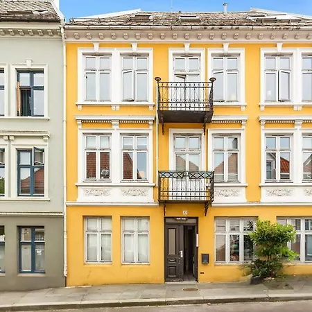 Daire Newly Renovated Apartement! Bergen