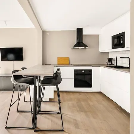Apartment Newly Renovated Apartement! *